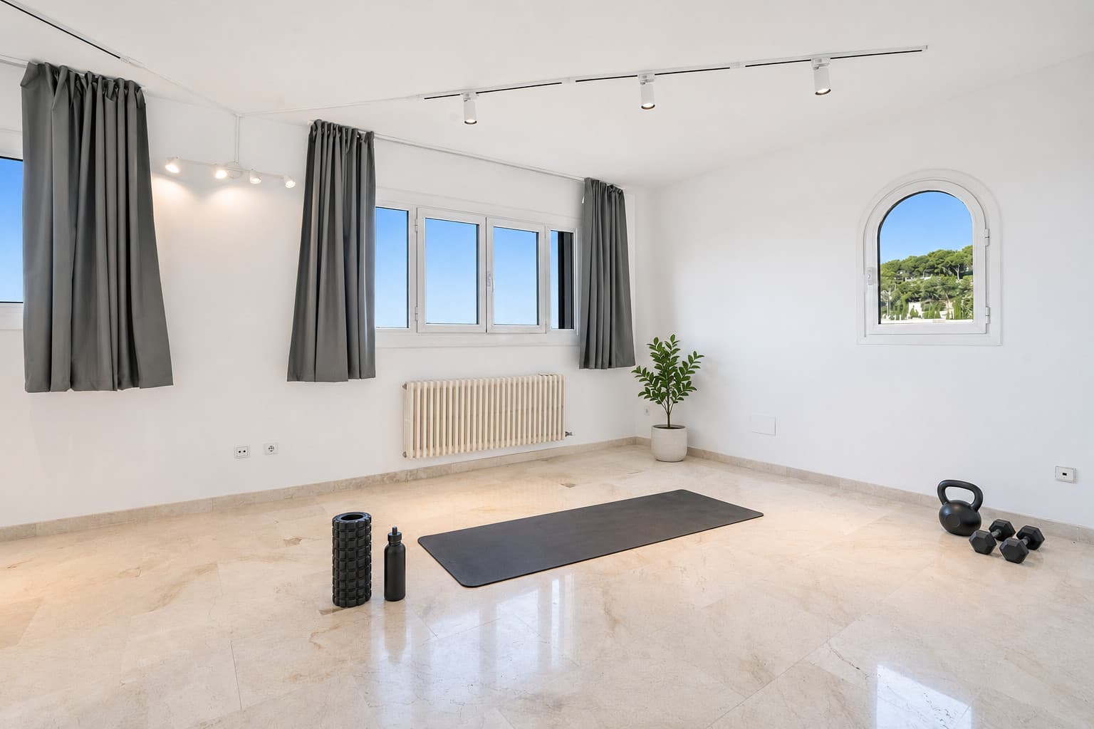 Mediterranean Family Villa with Sea Views for Rent in Bendinat - Gallery image 22
