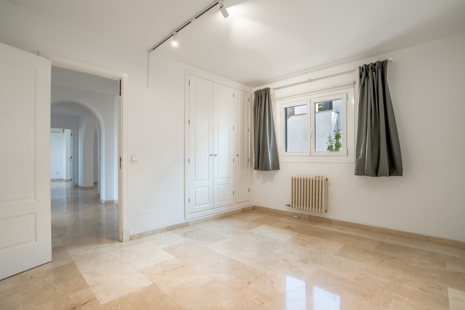 Mediterranean Family Villa with Sea Views for Rent in Bendinat - Gallery image 21