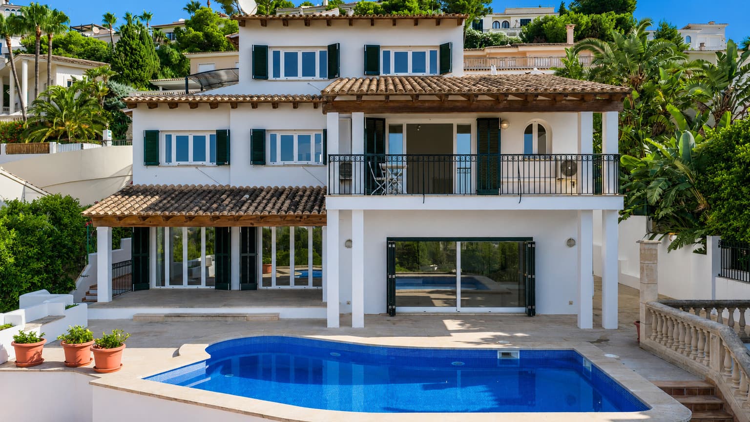 Mediterranean Family Villa with Sea Views for Rent in Bendinat - Gallery image 2
