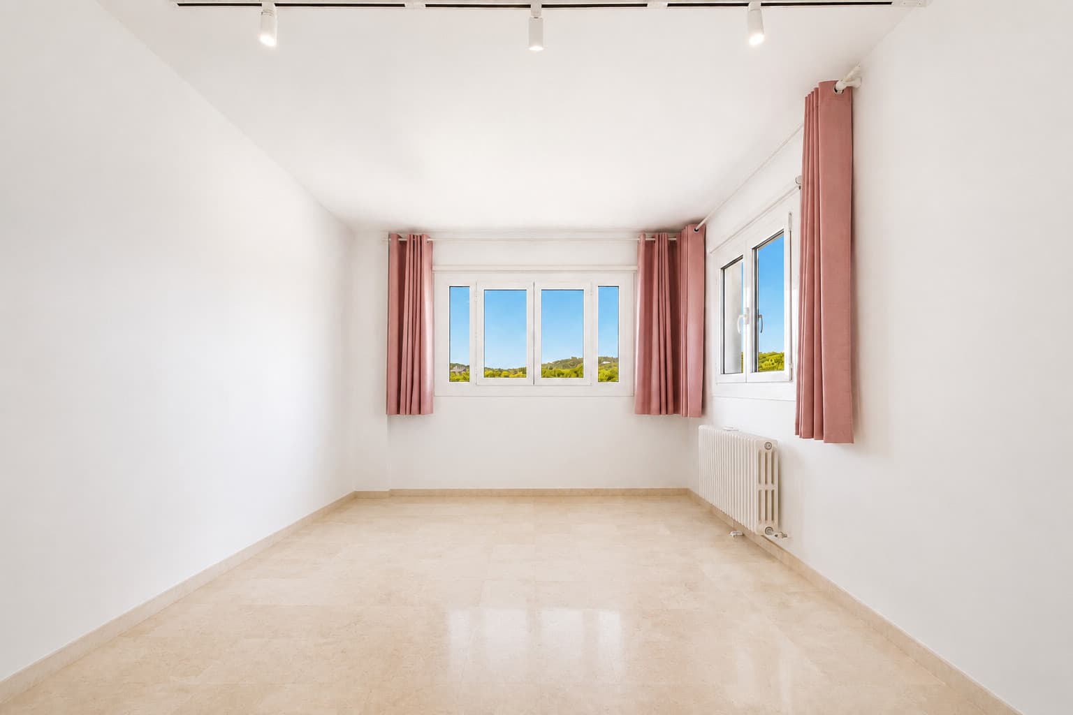 Mediterranean Family Villa with Sea Views for Rent in Bendinat - Gallery image 16