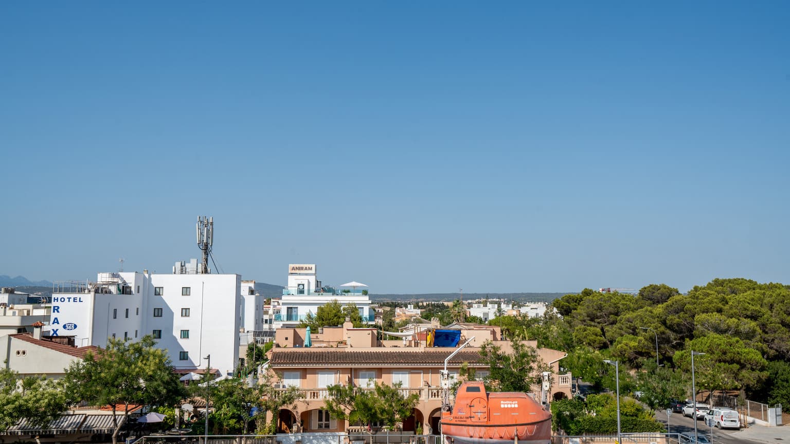 Contemporary Loft with Partial Sea Views on the Seafront in Les Meravelles – Playa de Palma - Gallery image 14