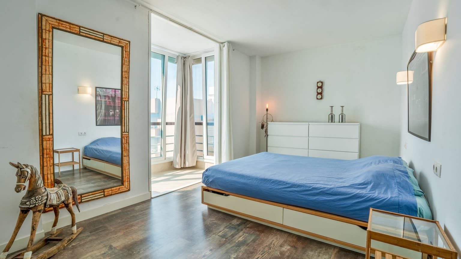 Contemporary Loft with Partial Sea Views on the Seafront in Les Meravelles – Playa de Palma - Gallery image 2