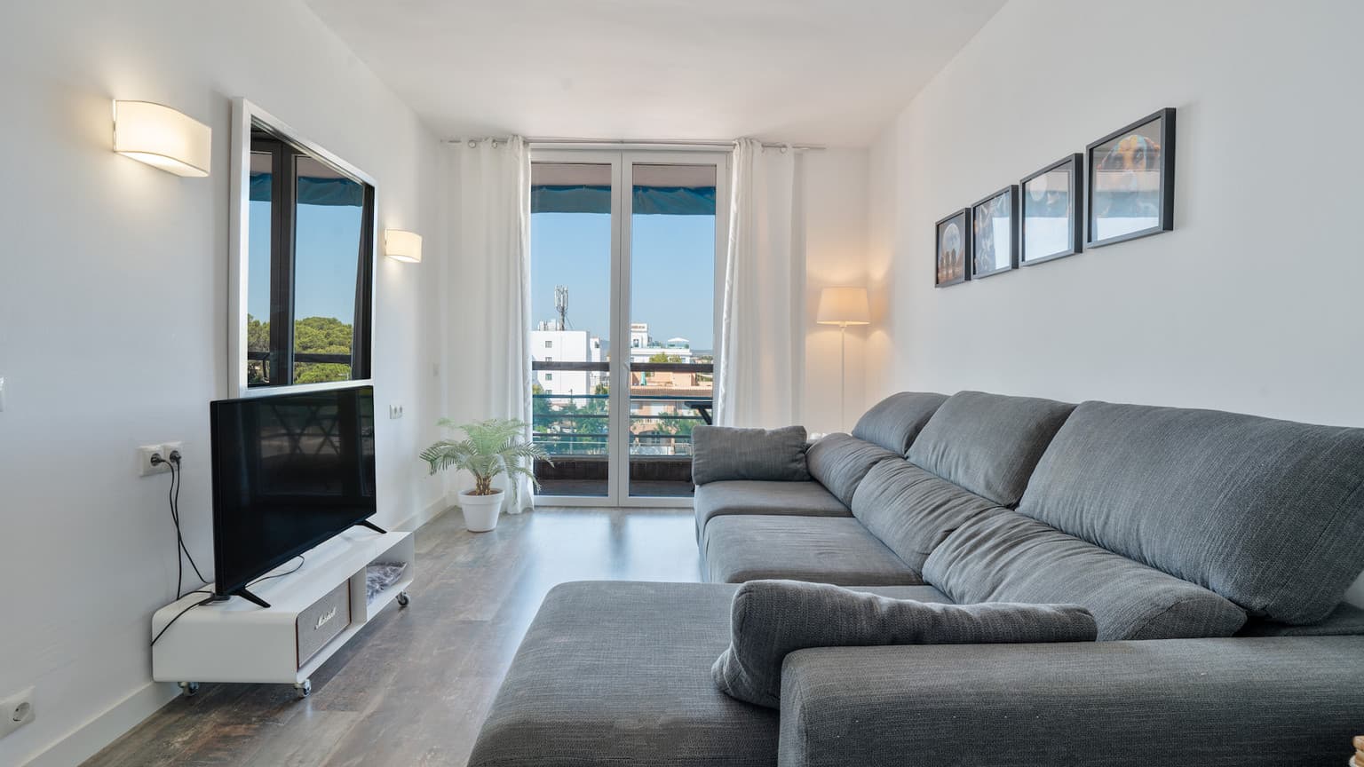 Contemporary Loft with Partial Sea Views on the Seafront in Les Meravelles – Playa de Palma - Gallery image 8