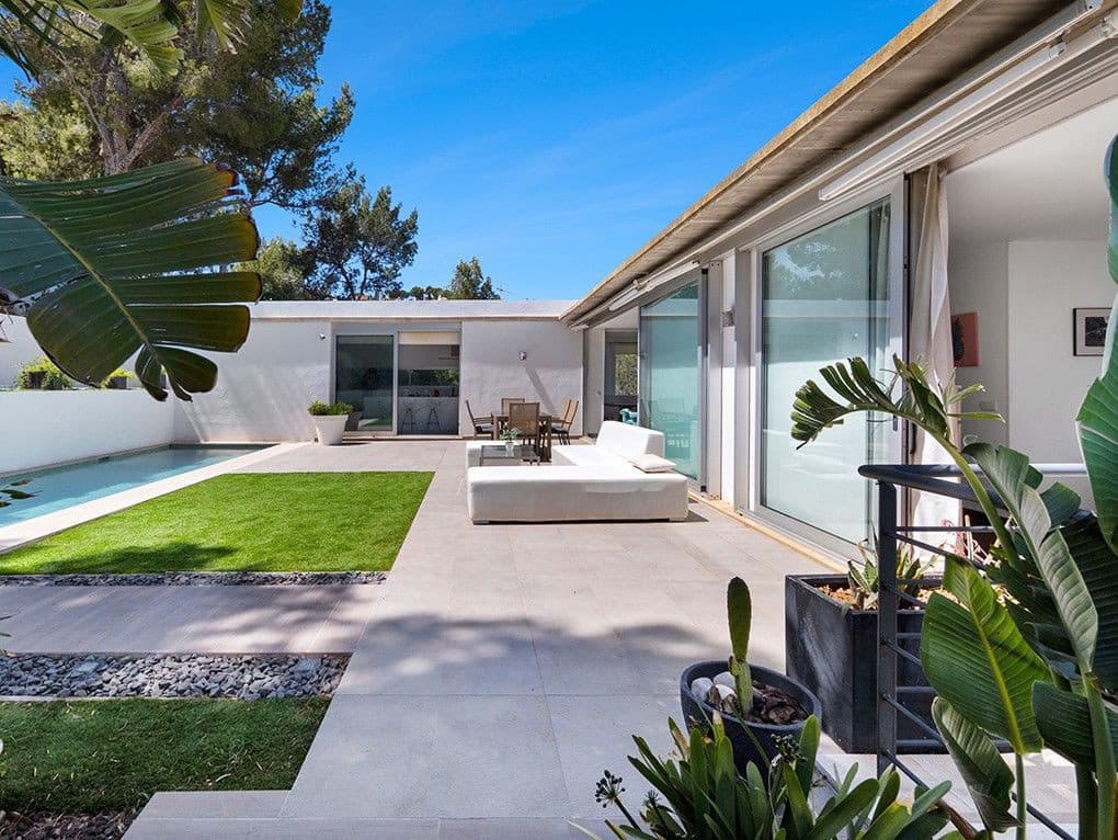 Modern Costa Den Blanes Villa with Pool For Sale - Gallery image 1