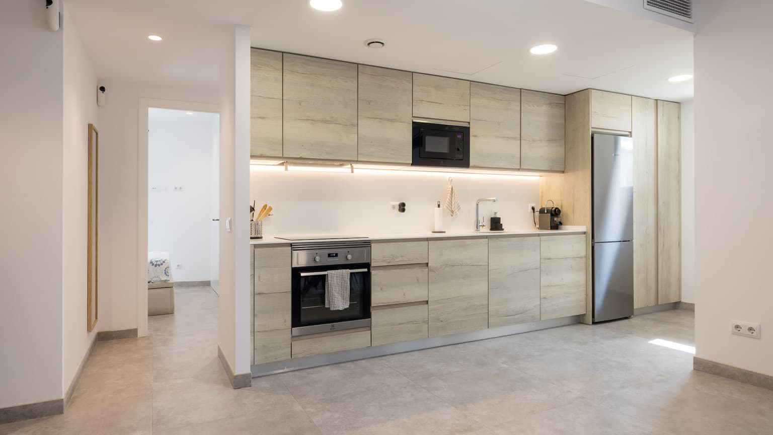 Modern Groundfloor Apartment with garden for rent in new complex, 3 minute walk from Beach - Gallery image 5