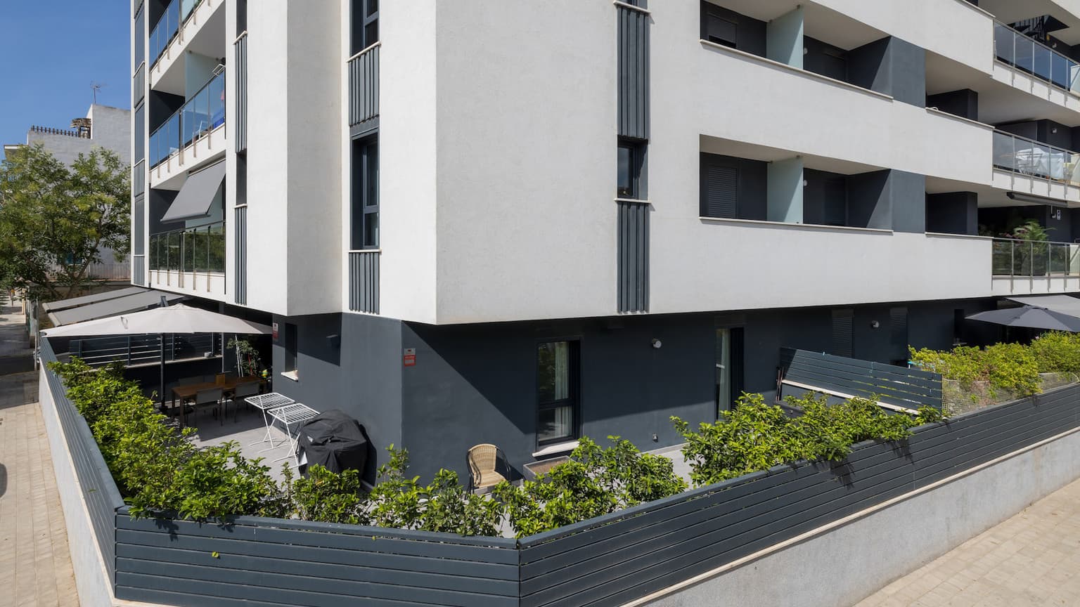 Modern Groundfloor Apartment with garden for rent in new complex, 3 minute walk from Beach - Gallery image 17