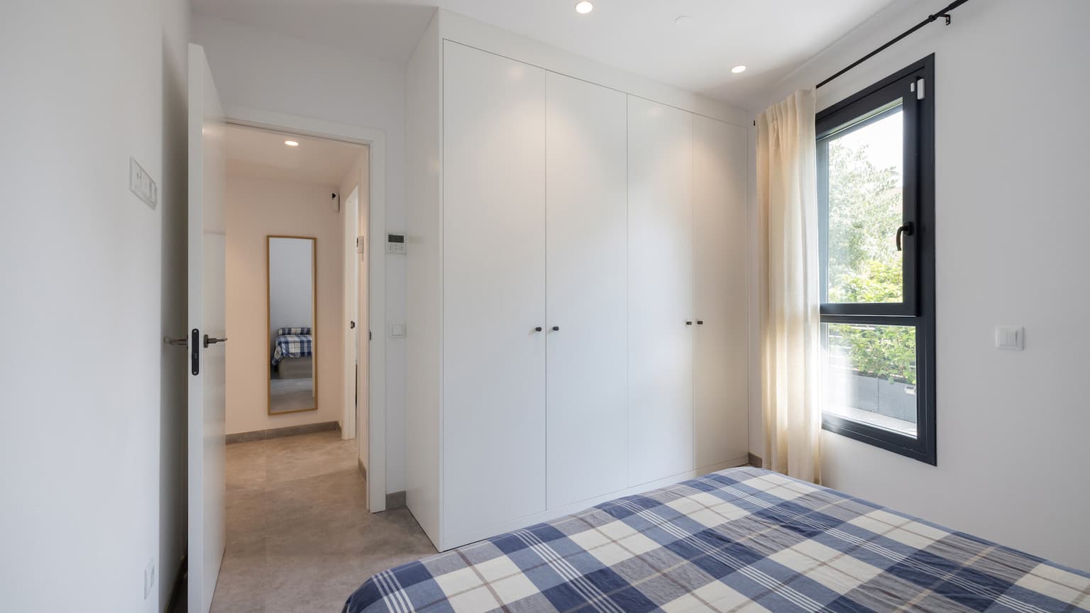 Modern Groundfloor Apartment with garden for rent in new complex, 3 minute walk from Beach - Gallery image 8