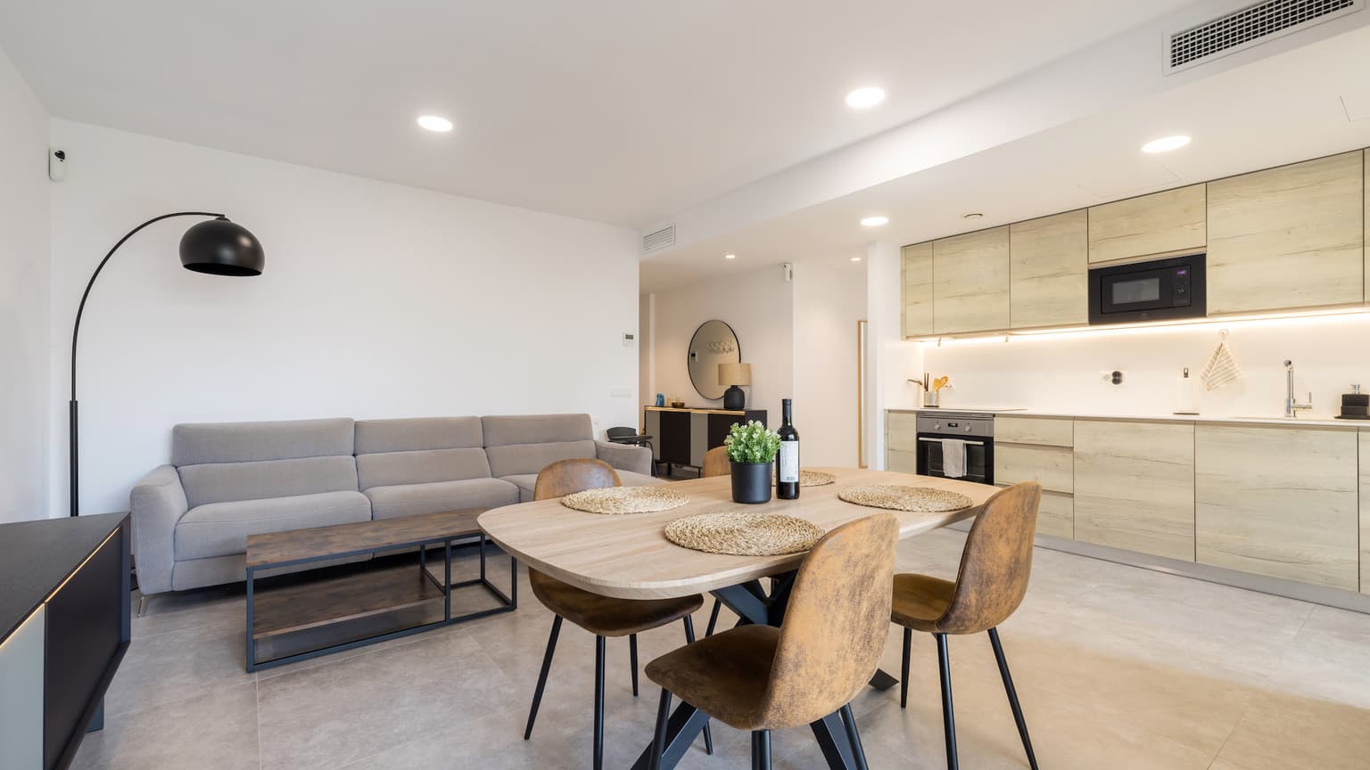 Modern Groundfloor Apartment with garden for rent in new complex, 3 minute walk from Beach - Gallery image 6