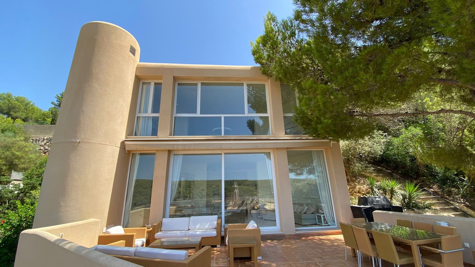 Seafront Villa with Marina & Sea Access in Sol de Mallorca - Gallery image 21