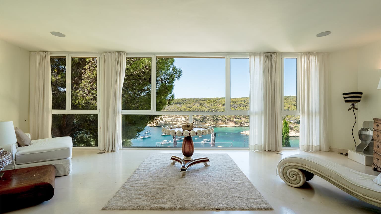 Seafront Villa with Marina & Sea Access in Sol de Mallorca - Gallery image 7