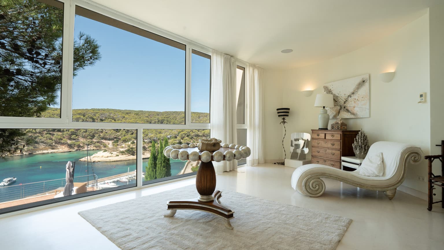Seafront Villa with Marina & Sea Access in Sol de Mallorca - Gallery image 4