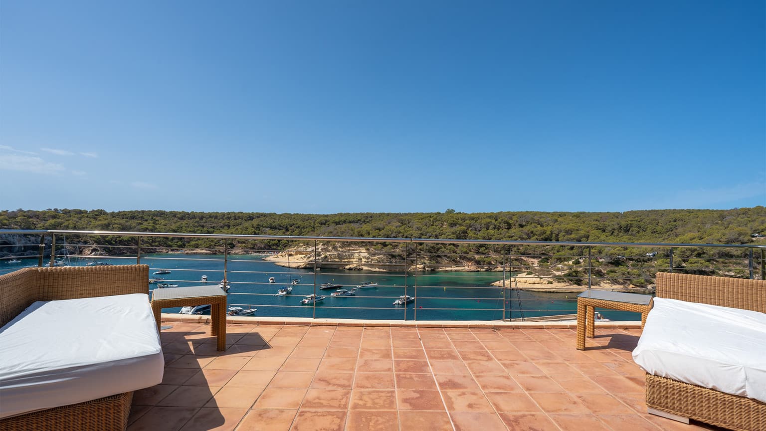 Seafront Villa with Marina & Sea Access in Sol de Mallorca - Gallery image 20