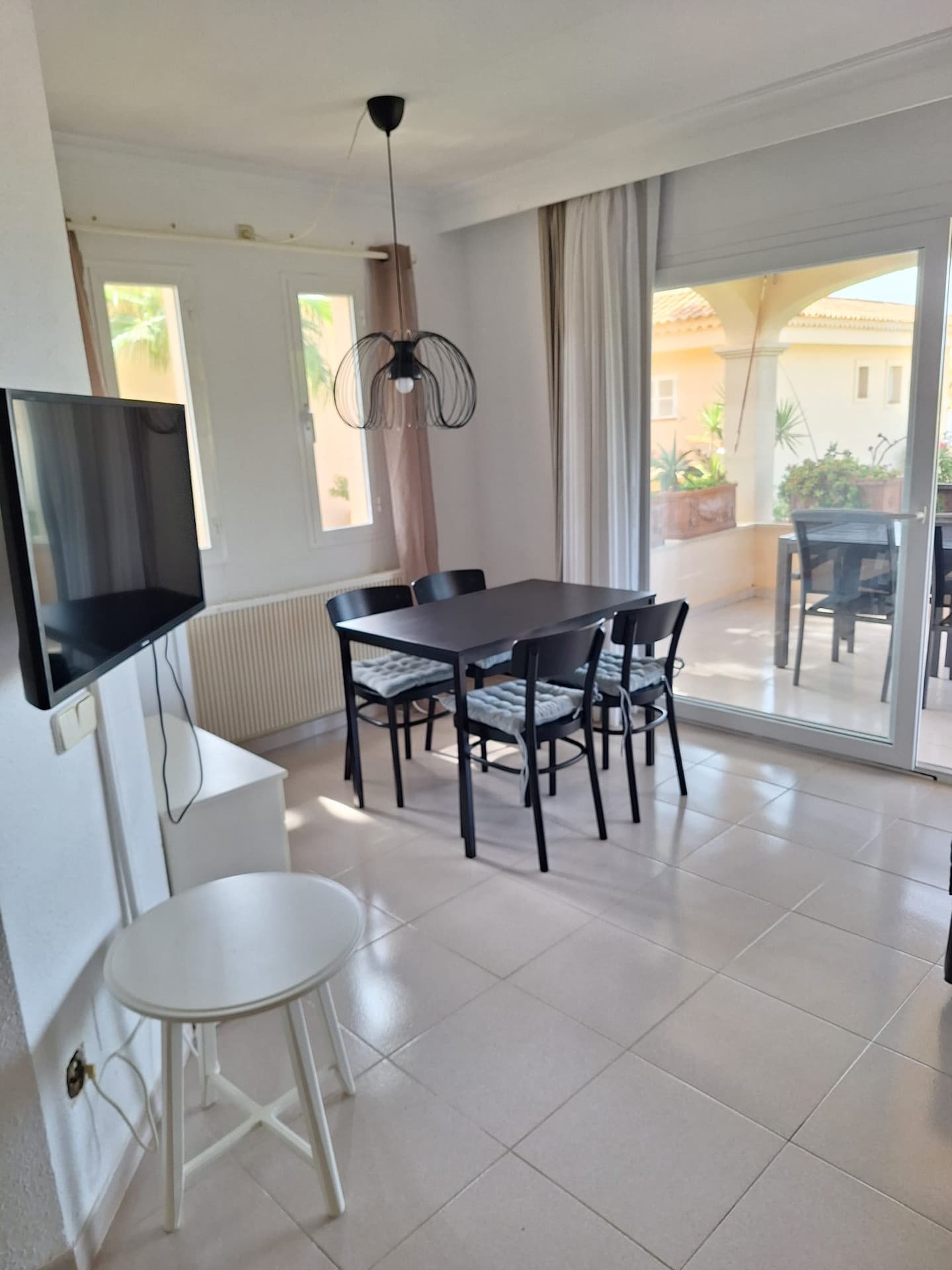 Long Term Rent Apartment single bedroom with community Pool - Gallery image 9