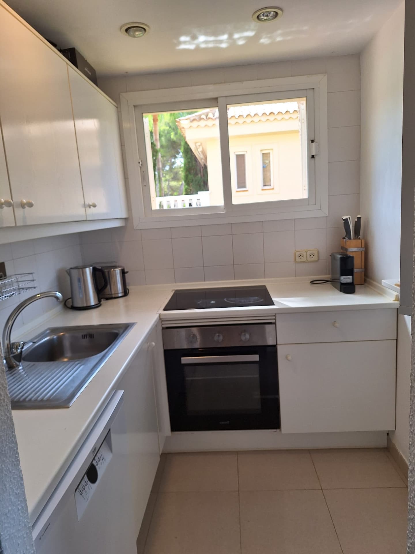 Long Term Rent Apartment single bedroom with community Pool - Gallery image 8
