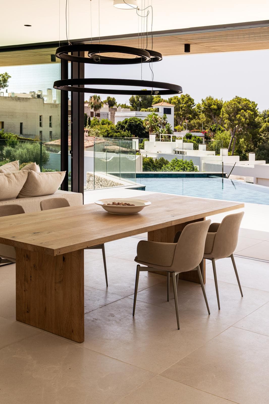 Exclusive Seafront 4-Bedroom Luxury Villa with Pool only 150m from the sea. - Gallery image 22