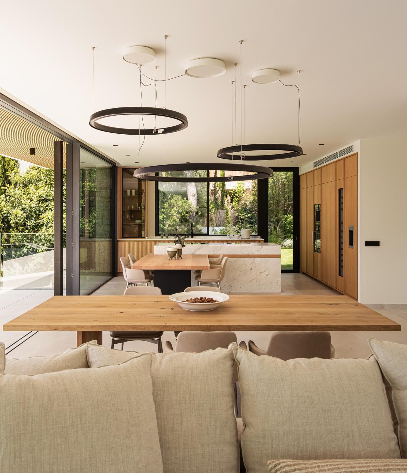Exclusive Seafront 4-Bedroom Luxury Villa with Pool only 150m from the sea. - Gallery image 20