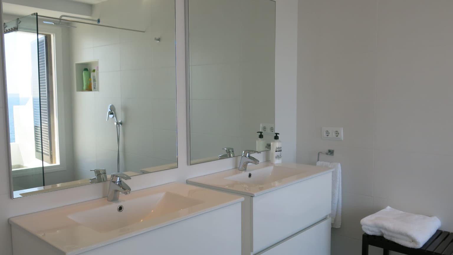 For Monthly or longterm rent Townhouse with direct Sea Access - Gallery image 10