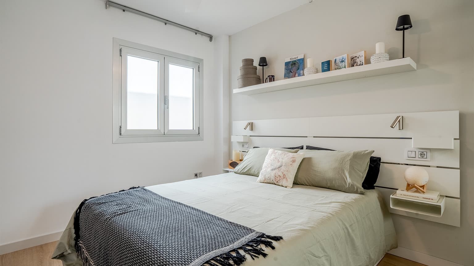 Seafront Apartment in El Arenal - Gallery image 7