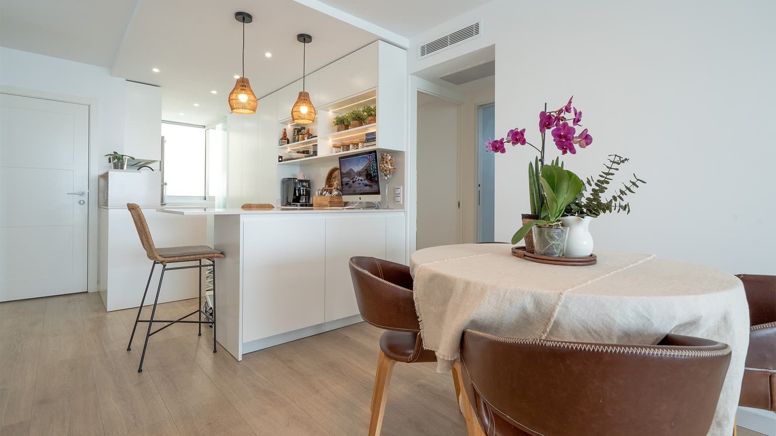 Seafront Apartment in El Arenal - Gallery image 6