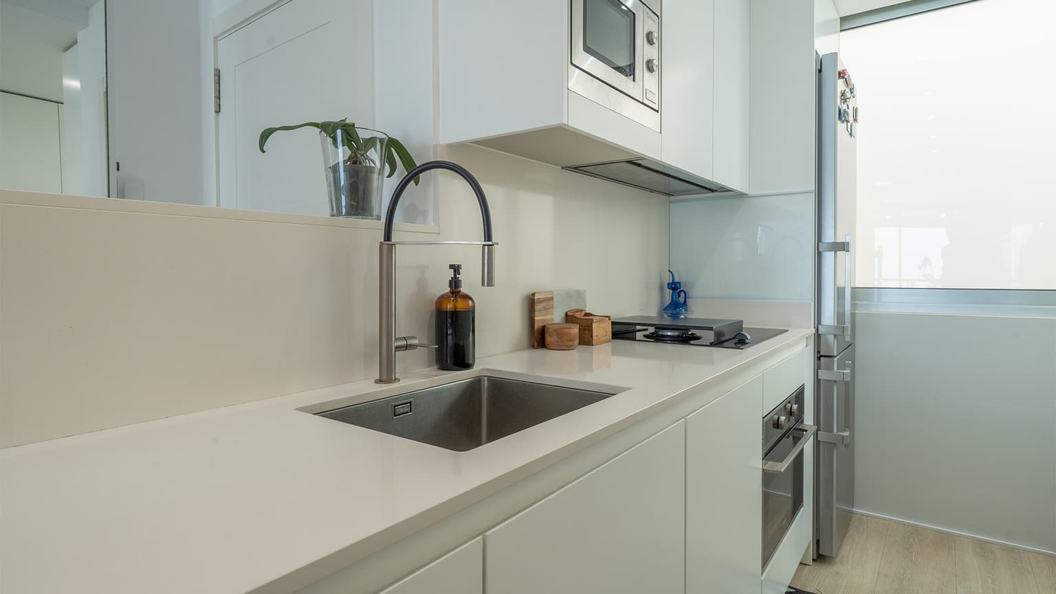Seafront Apartment in El Arenal - Gallery image 9