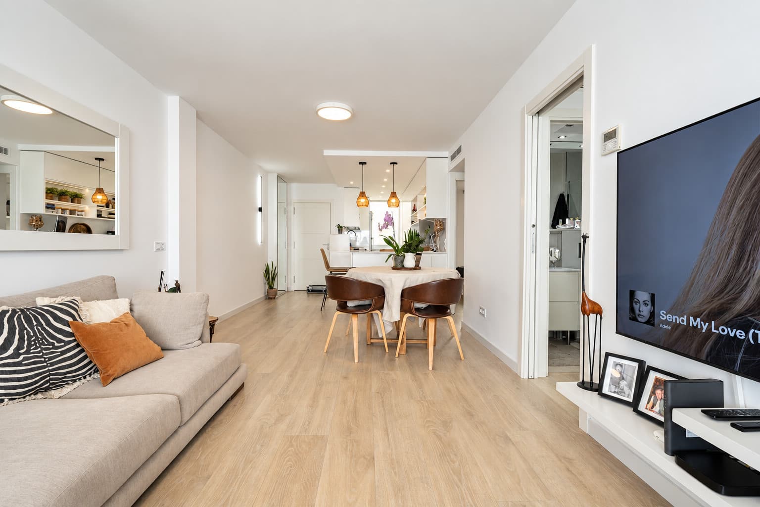 Seafront Apartment in El Arenal - Gallery image 4