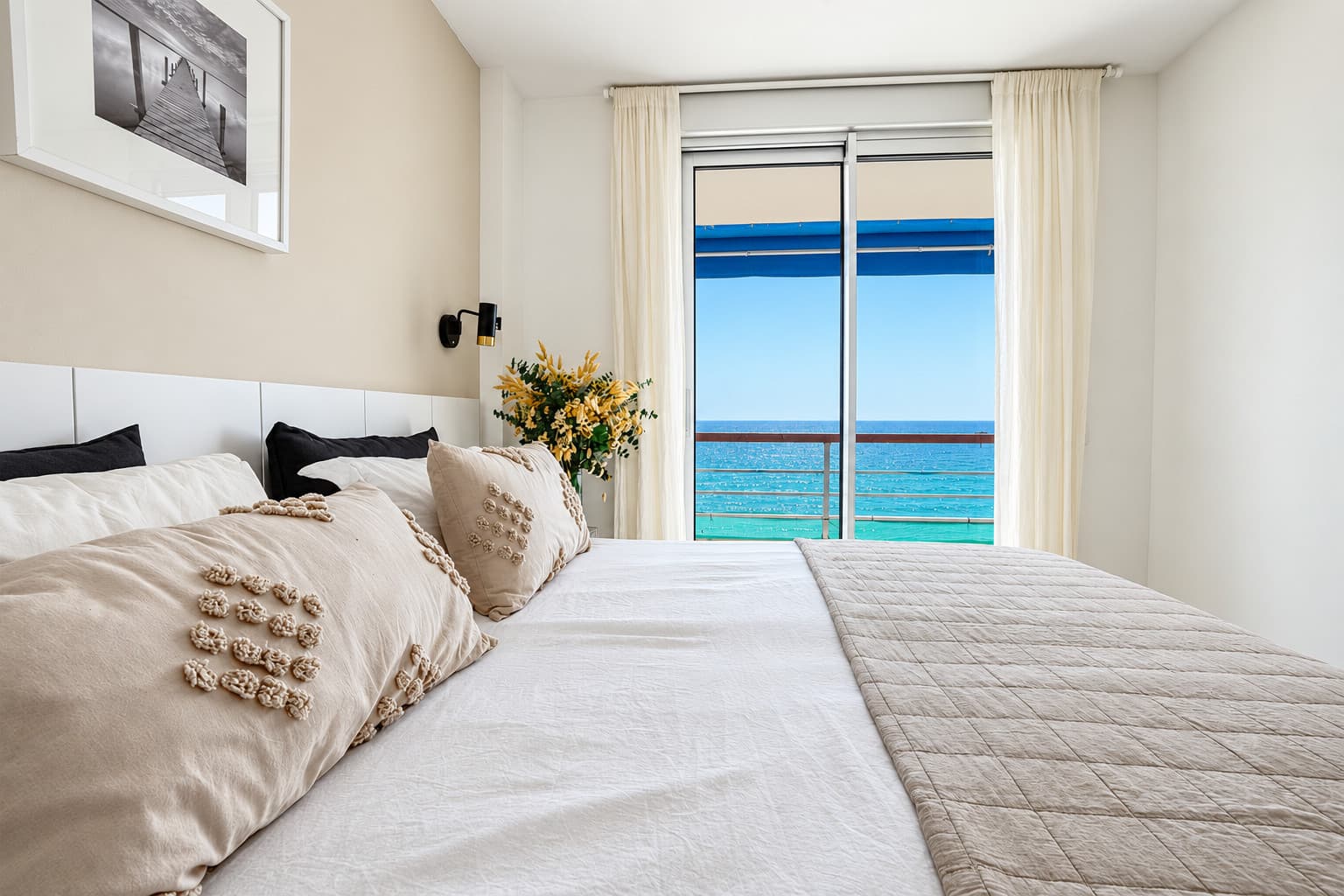 Seafront Apartment in El Arenal - Gallery image 11