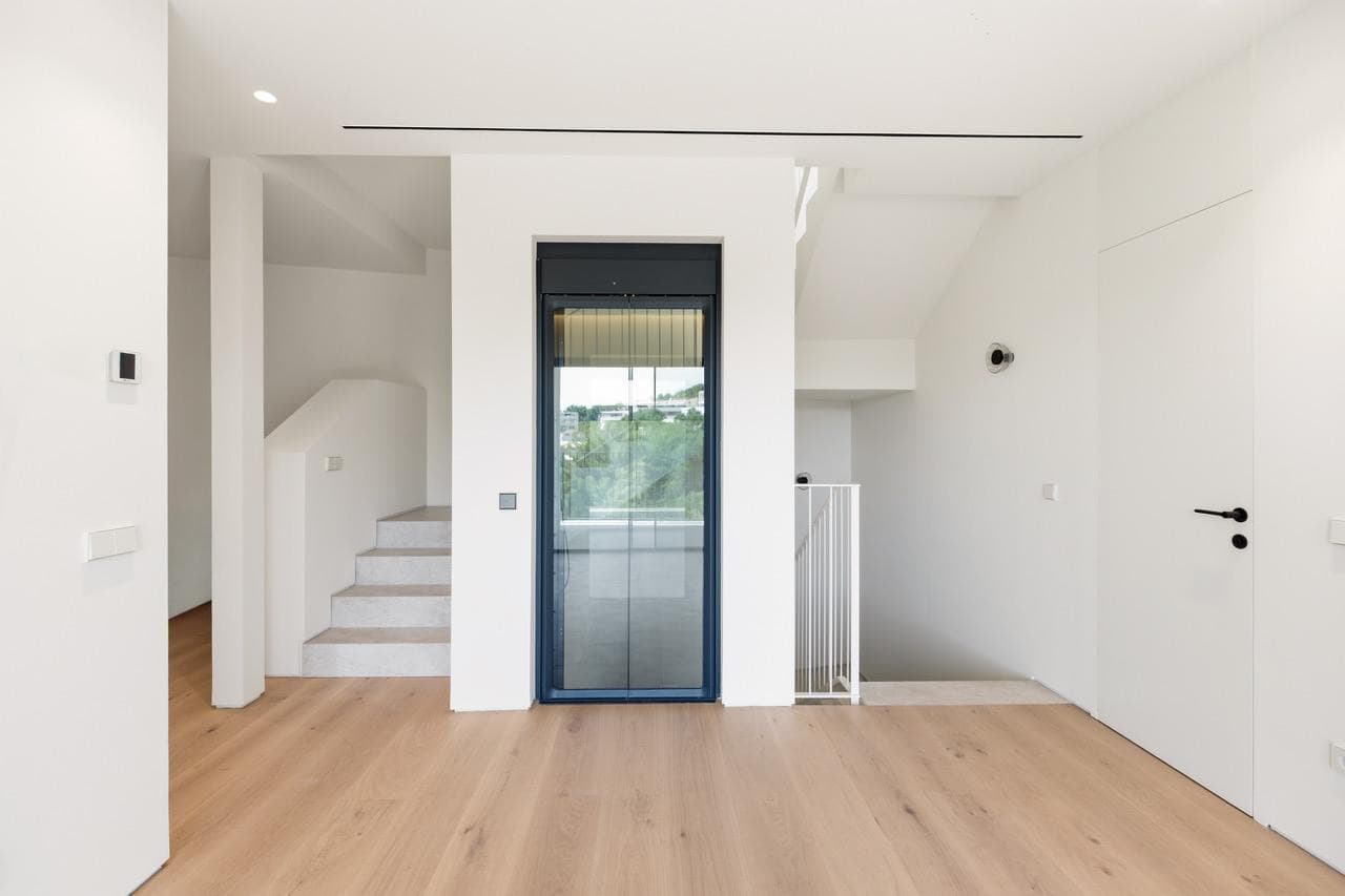 Luxury Modern 5-Bed Villa with Sea Views and Pool House Nr. 2 - Gallery image 17