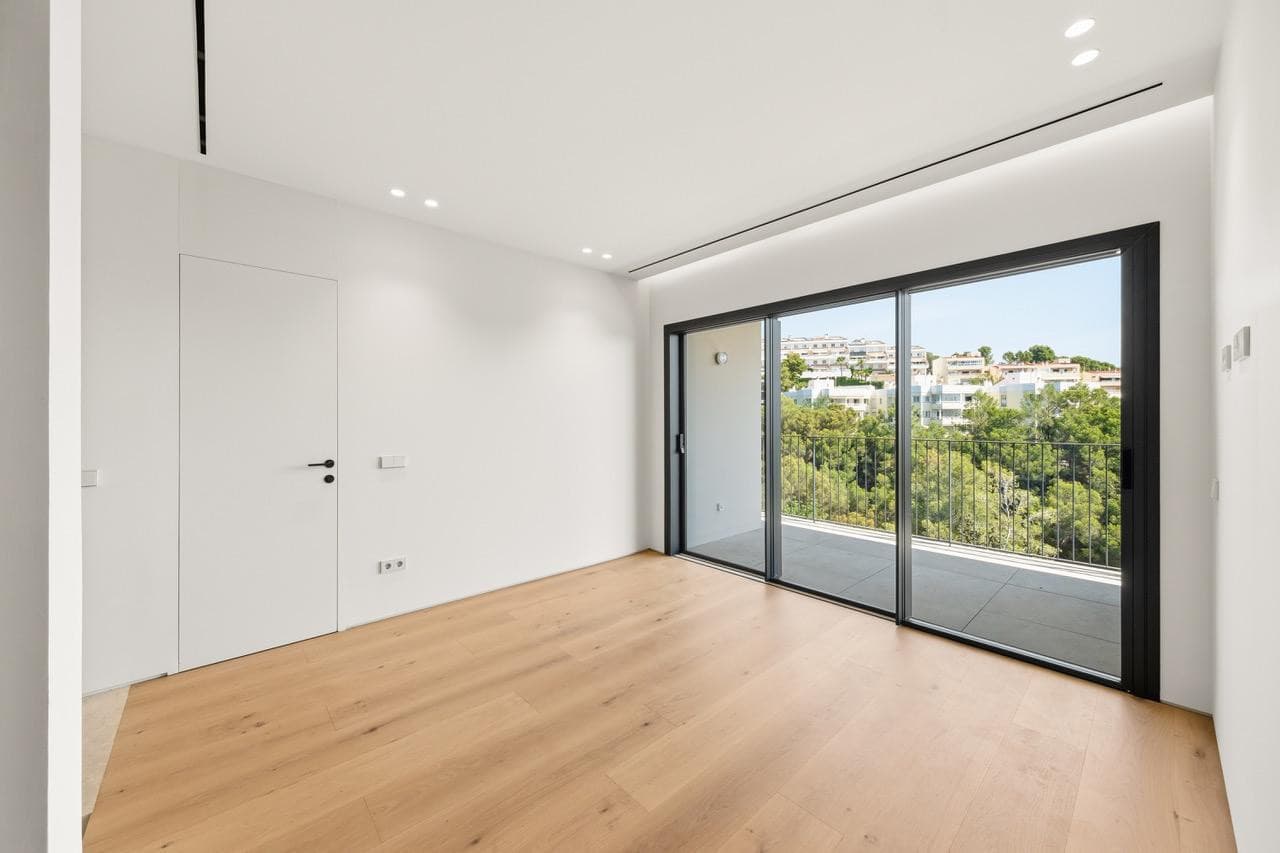 Luxury Modern 5-Bed Villa with Sea Views and Pool House Nr. 2 - Gallery image 20