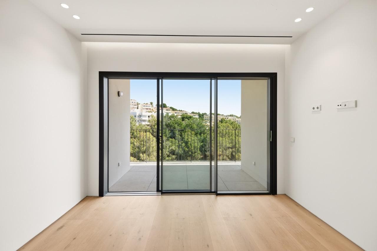 Luxury Modern 5-Bed Villa with Sea Views and Pool House Nr. 2 - Gallery image 16