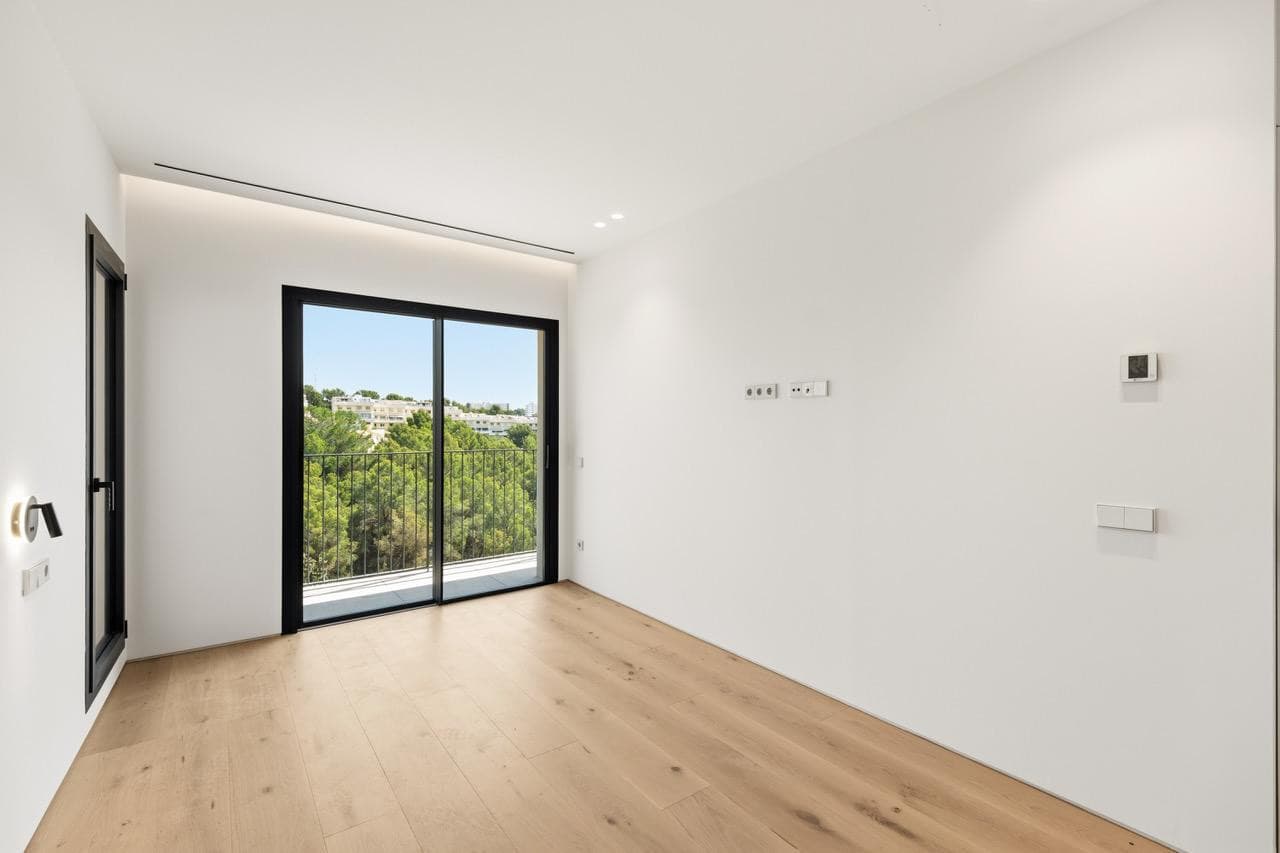 Luxury Modern 5-Bed Villa with Sea Views and Pool House Nr. 2 - Gallery image 25