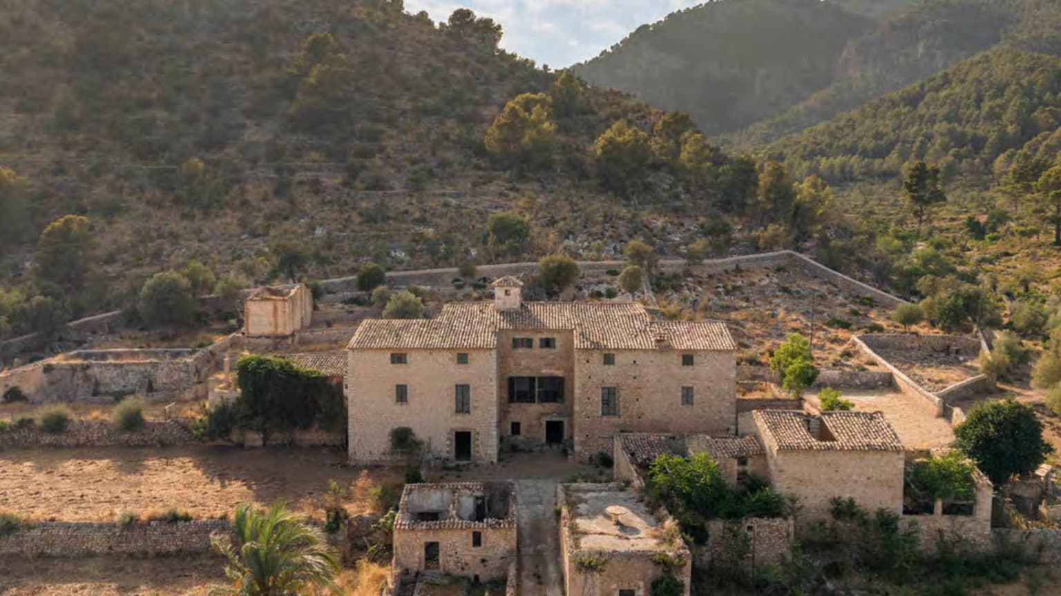 Historic Finca with Agrotourism Licence and 1,000 Olive Trees in Alaró - Gallery image 2