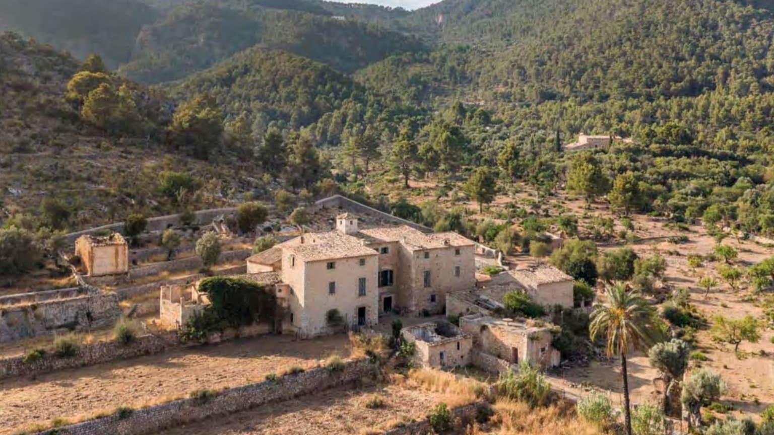 Historic Finca with Agrotourism Licence and 1,000 Olive Trees in Alaró - Gallery image 1