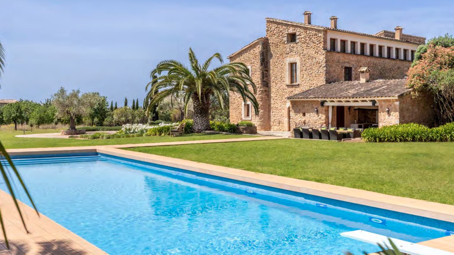 Historic Country Estate with Guest House and 20-Metre Pool in Santa María - Gallery image 2