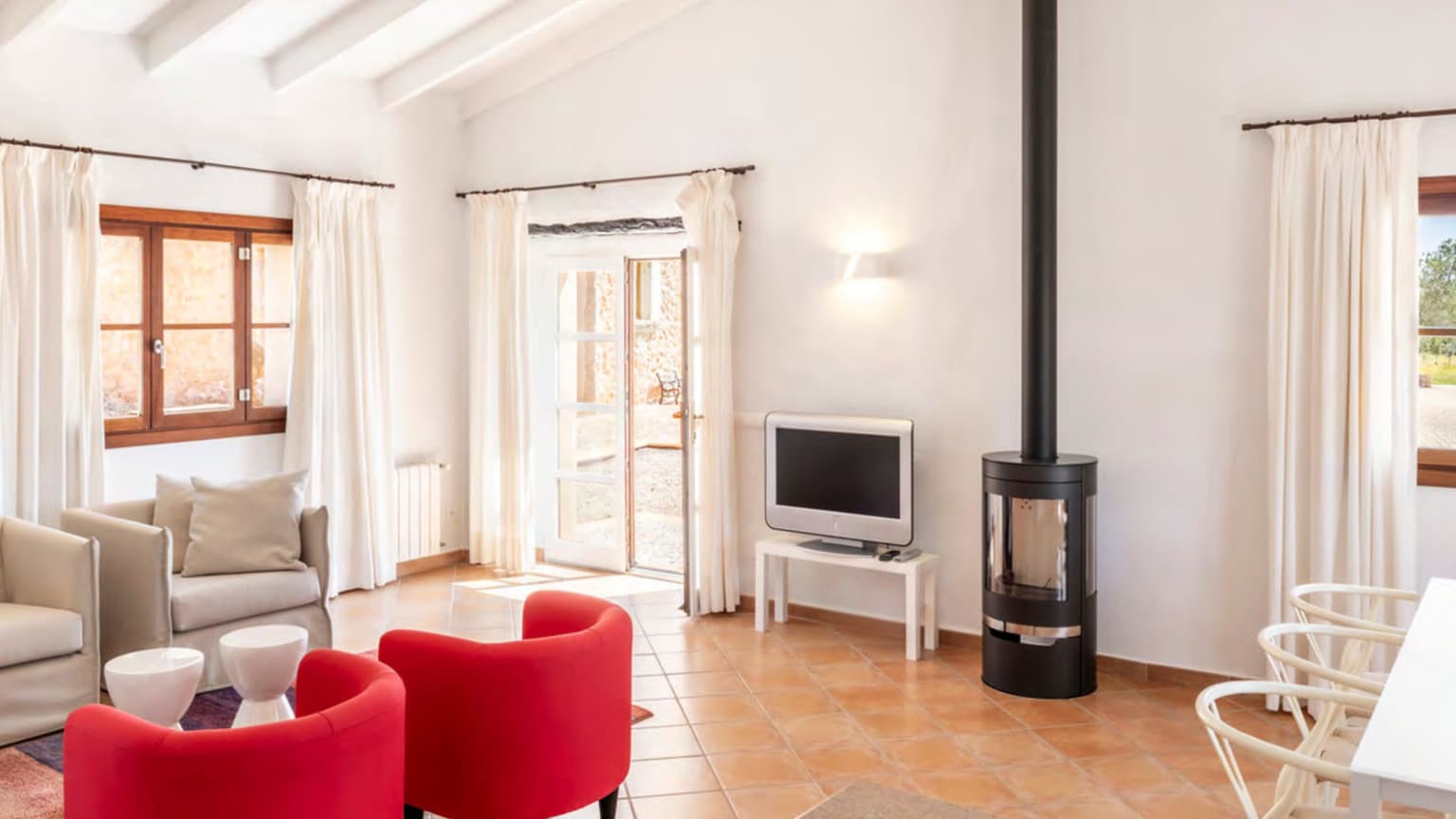 Historic Country Estate with Guest House and 20-Metre Pool in Santa María - Gallery image 9