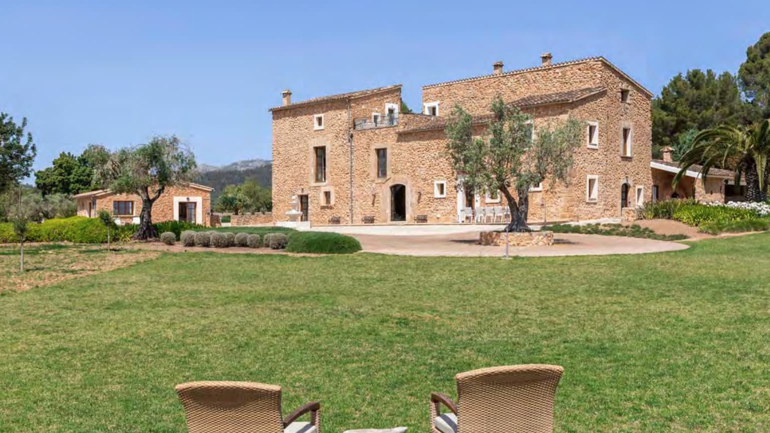 Historic Country Estate with Guest House and 20-Metre Pool in Santa María - Gallery image 14