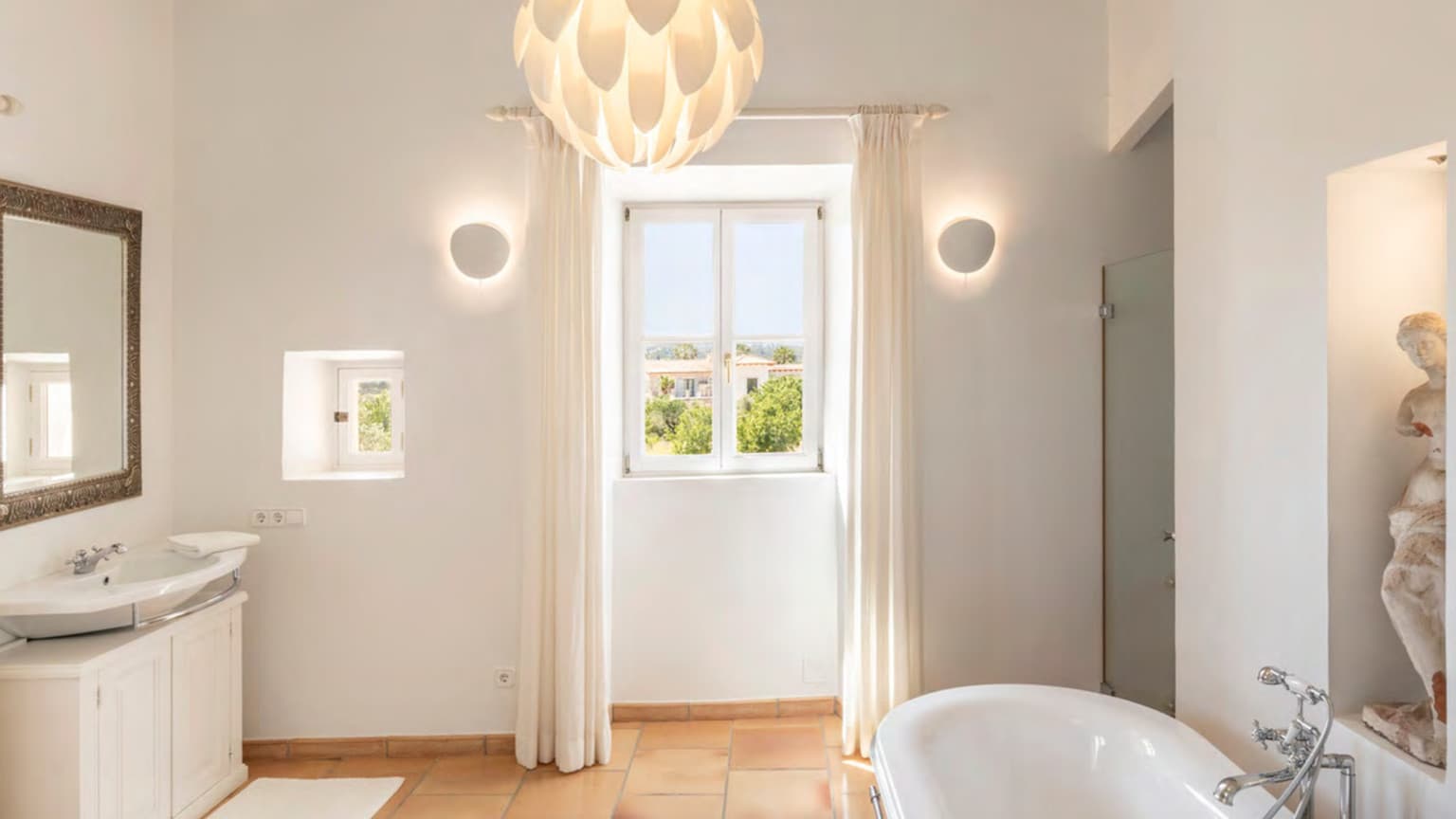Historic Country Estate with Guest House and 20-Metre Pool in Santa María - Gallery image 15
