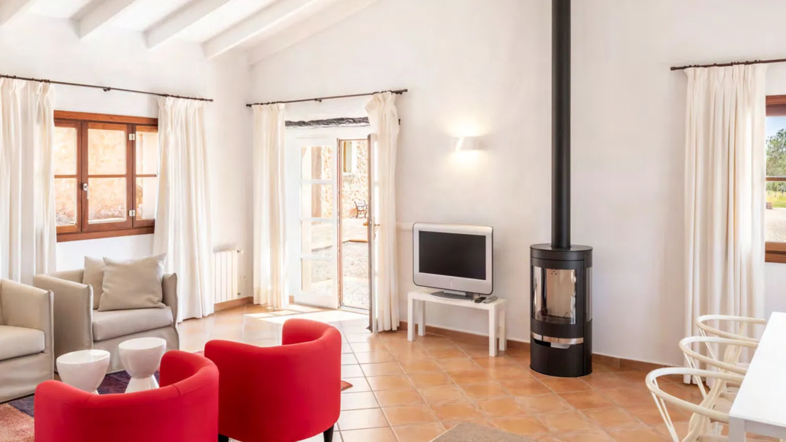 Historic Country Estate with Guest House and 20-Metre Pool in Santa María - Gallery image 9