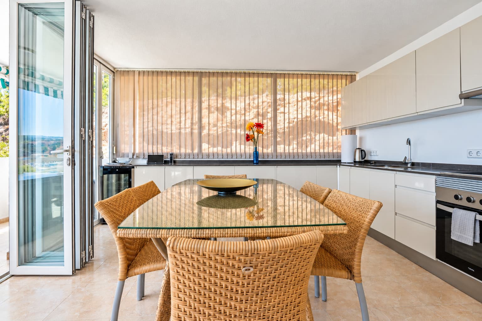 First Sealine Apartment with breathtaking Seaview, sea and beach acces overlooking Port Adriano - Gallery image 5