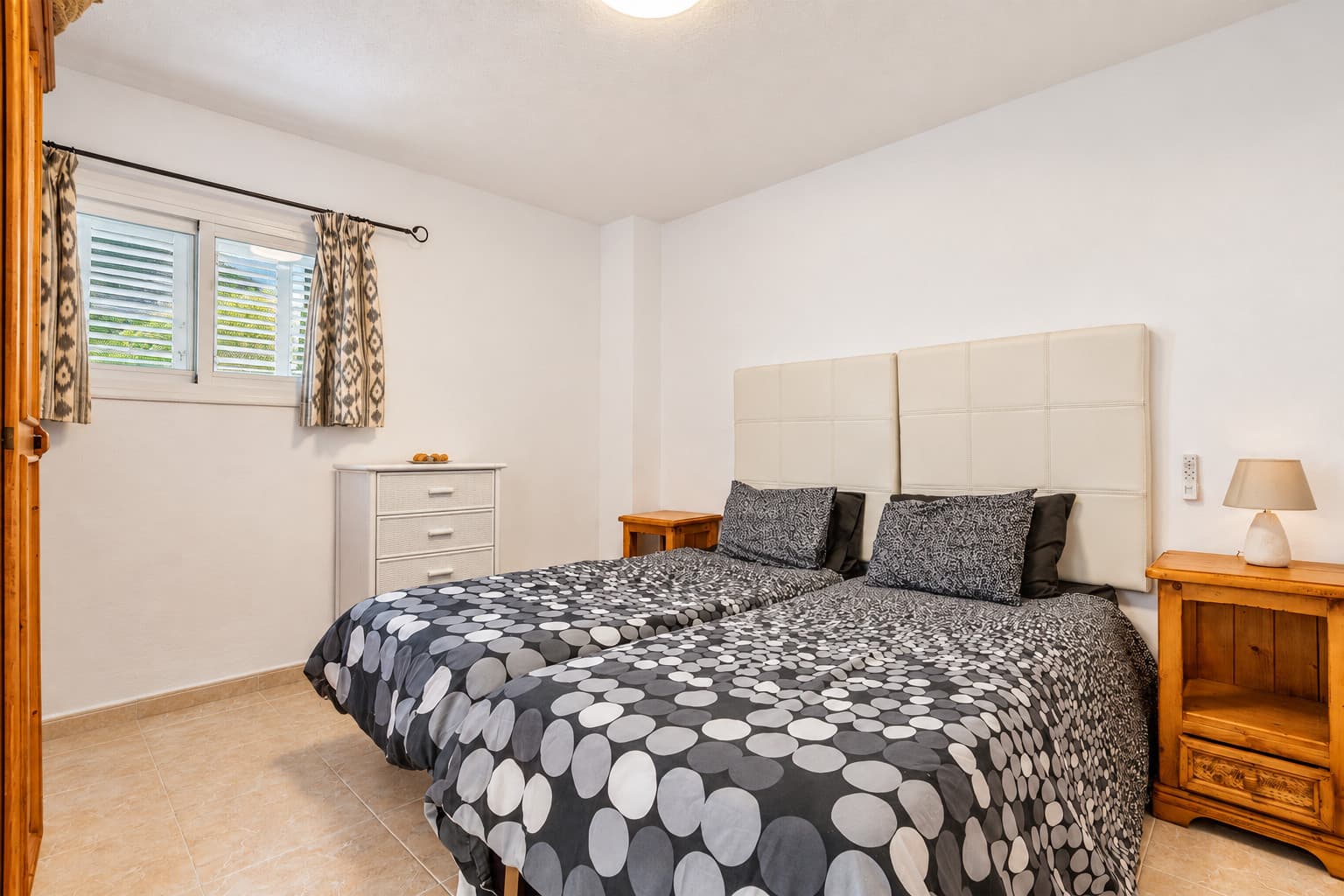 First Sealine Apartment with breathtaking Seaview, sea and beach acces overlooking Port Adriano - Gallery image 13