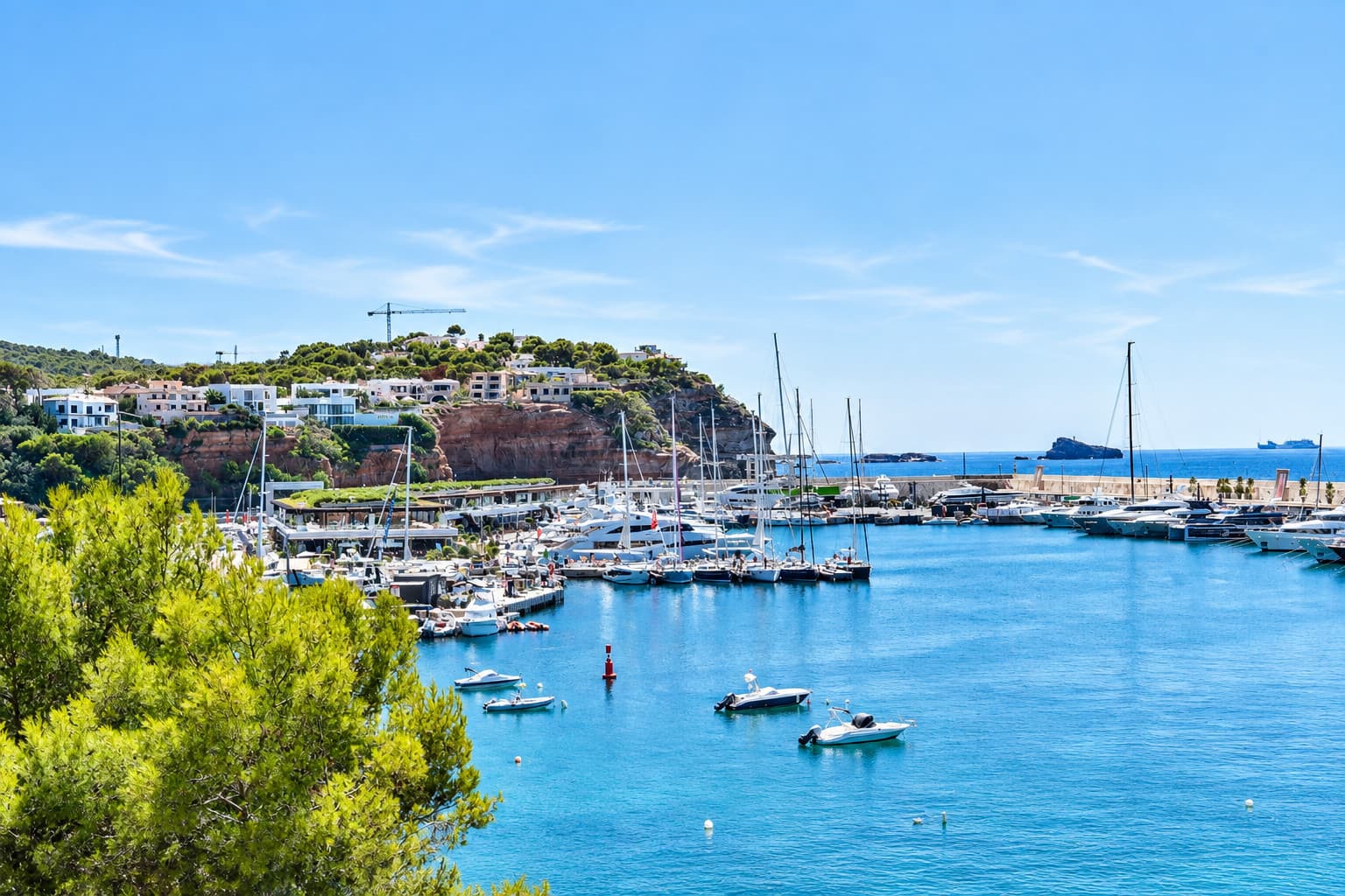 First Sealine Apartment with breathtaking Seaview, sea and beach acces overlooking Port Adriano - Gallery image 18