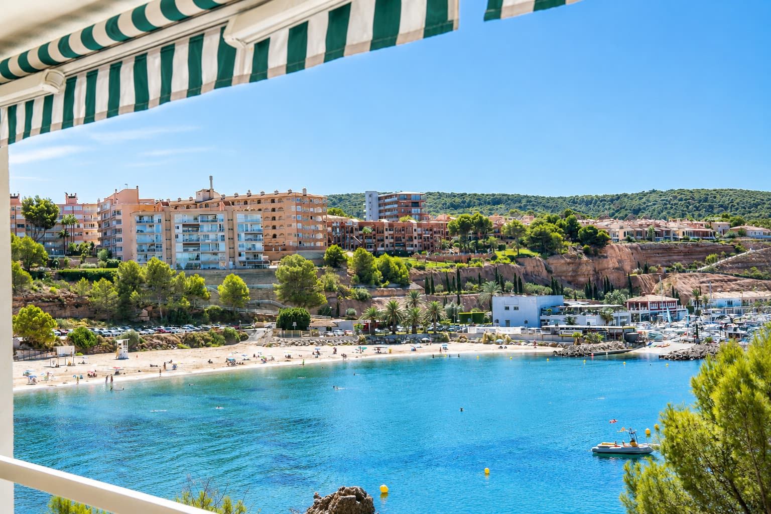 First Sealine Apartment with breathtaking Seaview, sea and beach acces overlooking Port Adriano - Gallery image 9