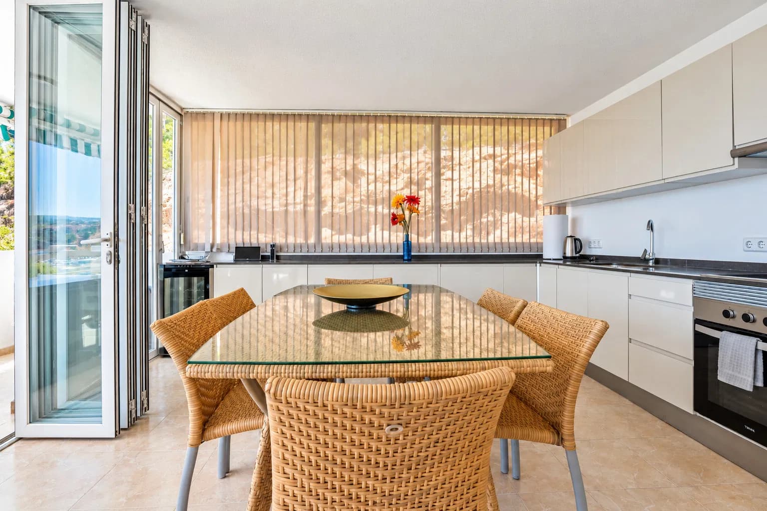 First Sealine Apartment with breathtaking Seaview, sea and beach acces overlooking Port Adriano - Gallery image 6