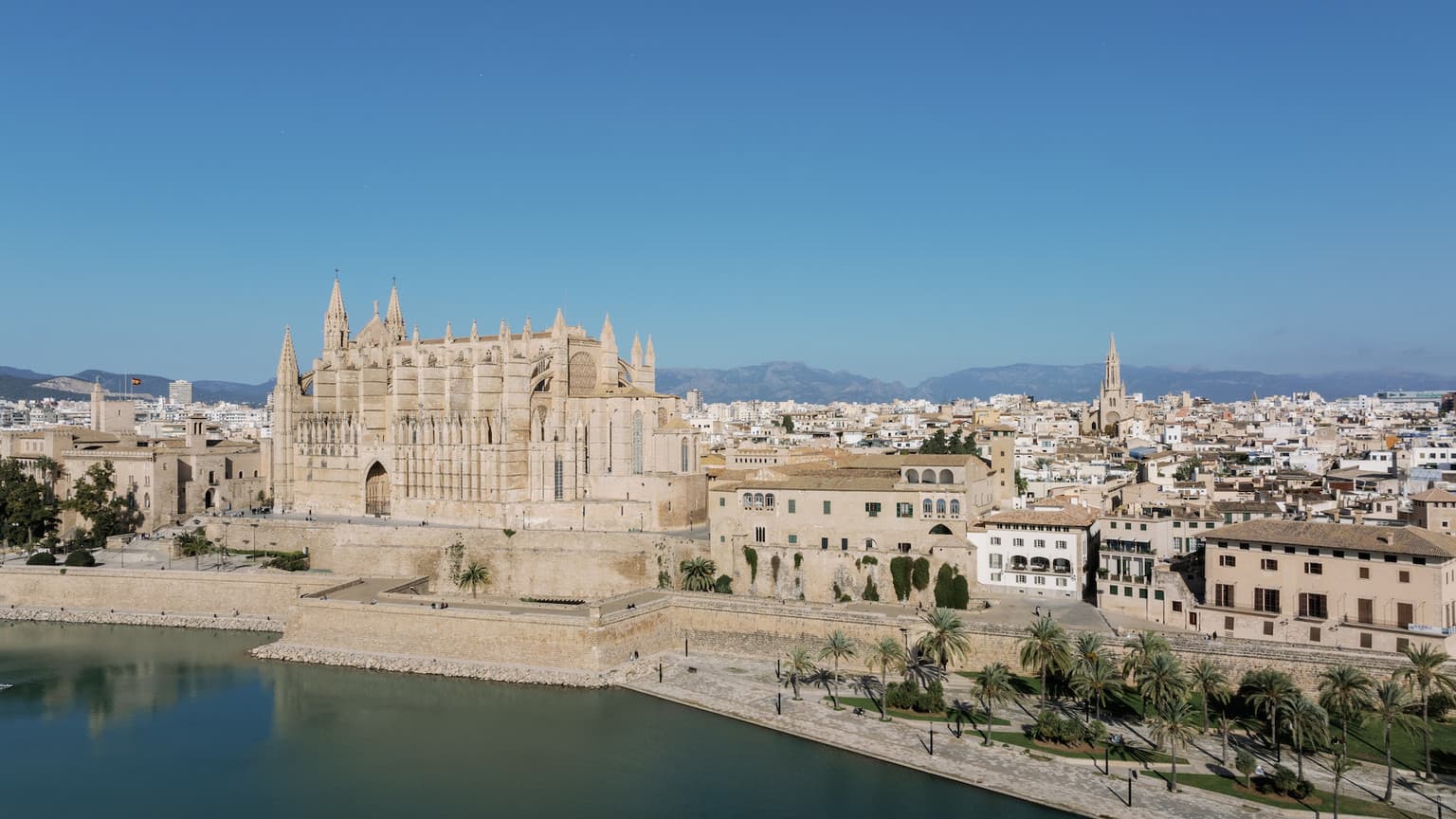 Historic 15th-Century Palace Beside Palma Cathedral with Sea Views - Gallery image 15