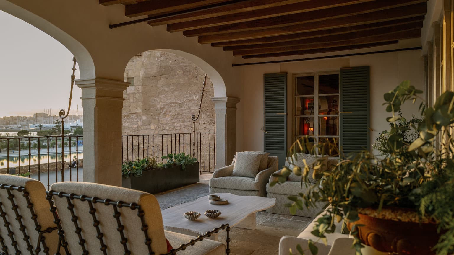 Historic 15th-Century Palace Beside Palma Cathedral with Sea Views - Gallery image 6
