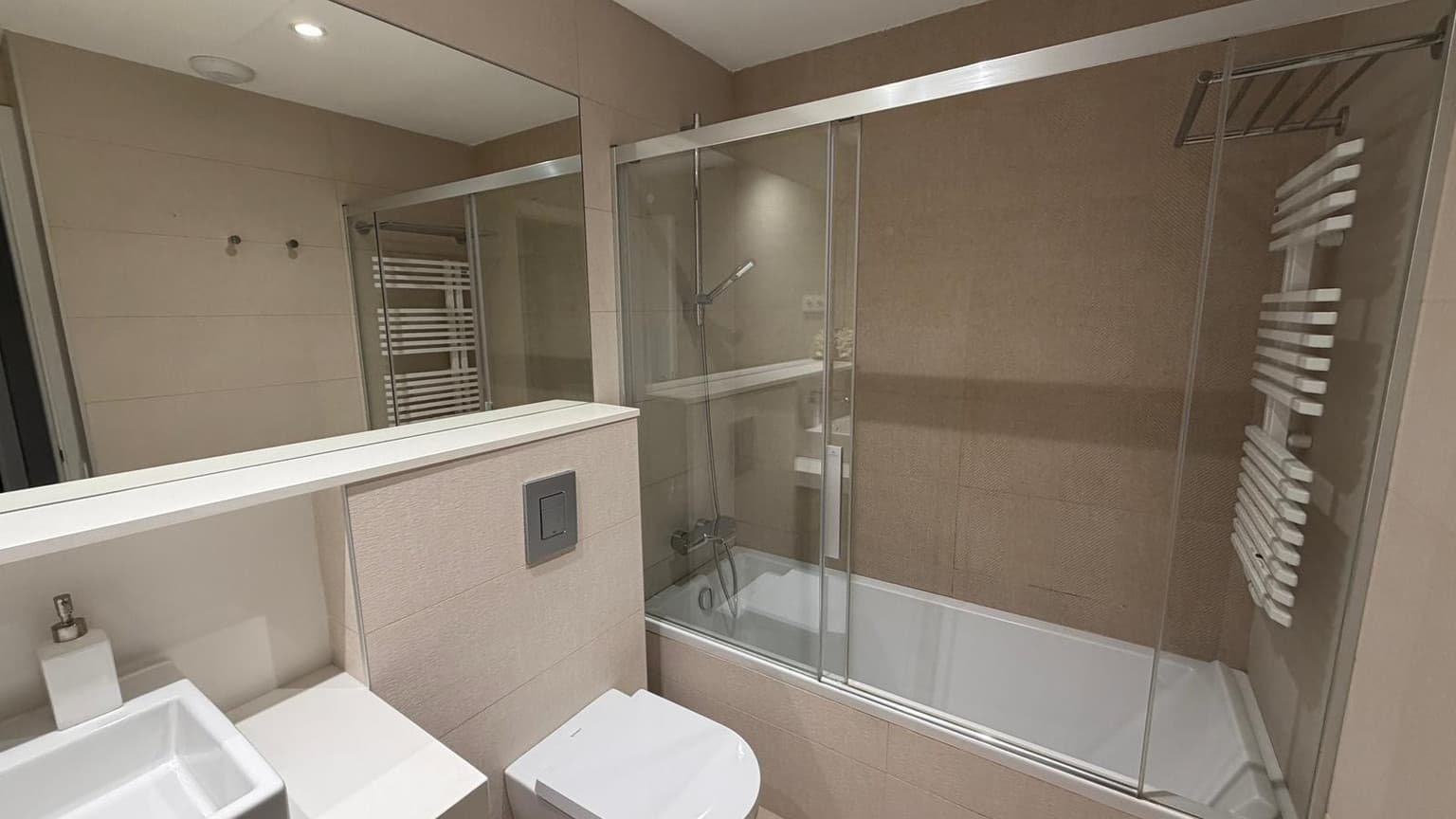 Newly Built 4-Bedroom Villa with Private Garden in Son Quint - Gallery image 15