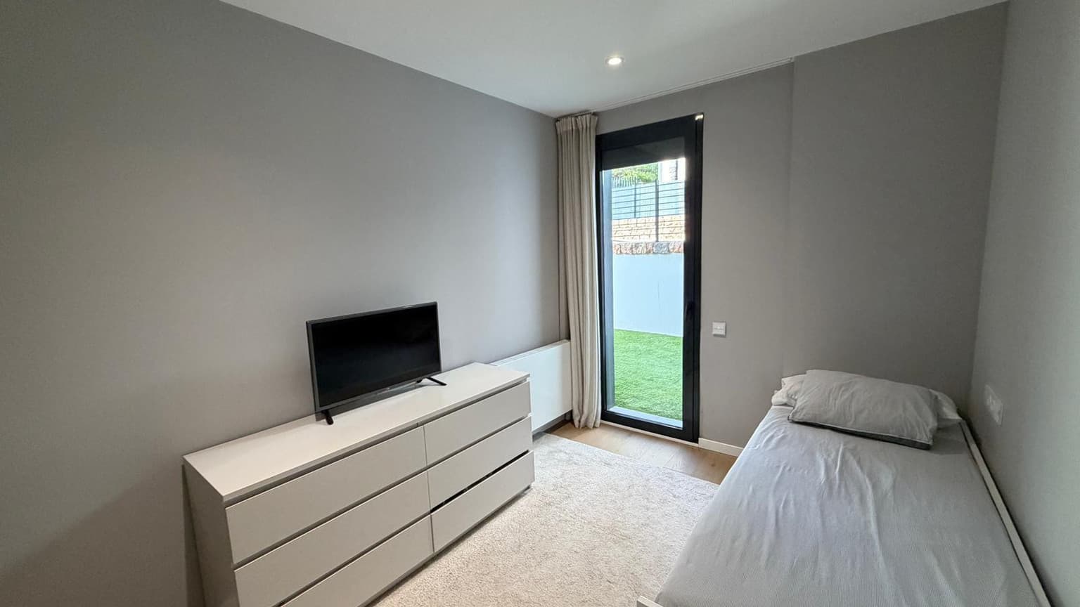 Newly Built 4-Bedroom Villa with Private Garden in Son Quint - Gallery image 22