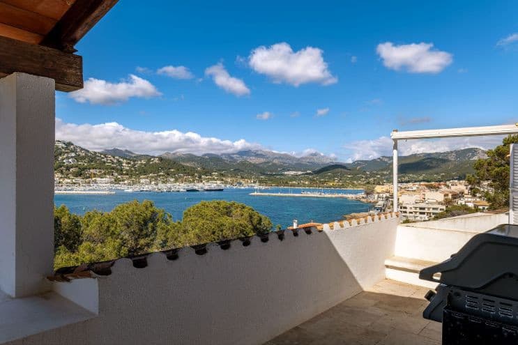 Three-bedroom apartment in Port d'Andratx featuring expansive port views - Gallery image 3
