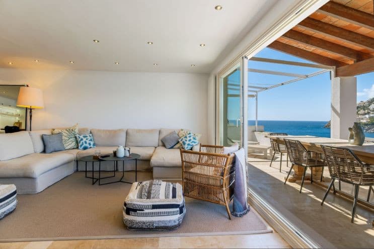 Three-bedroom apartment in Port d'Andratx featuring expansive port views - Gallery image 9