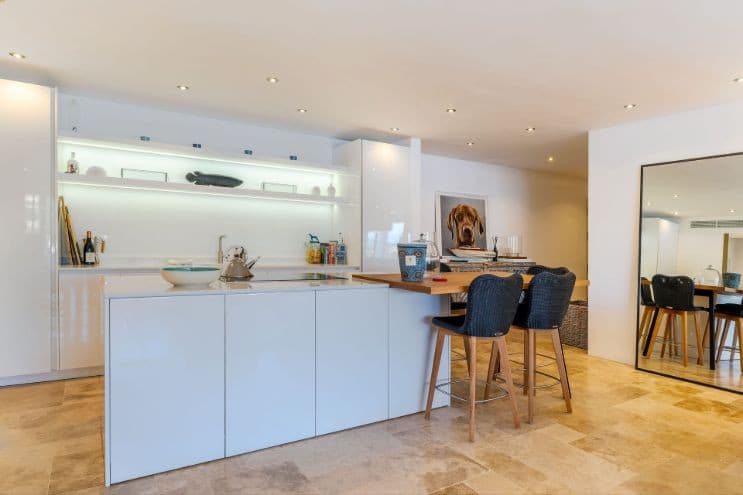 Three-bedroom apartment in Port d'Andratx featuring expansive port views - Gallery image 12