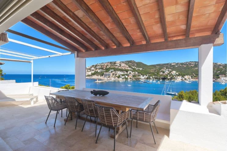 Three-bedroom apartment in Port d'Andratx featuring expansive port views - Gallery image 1